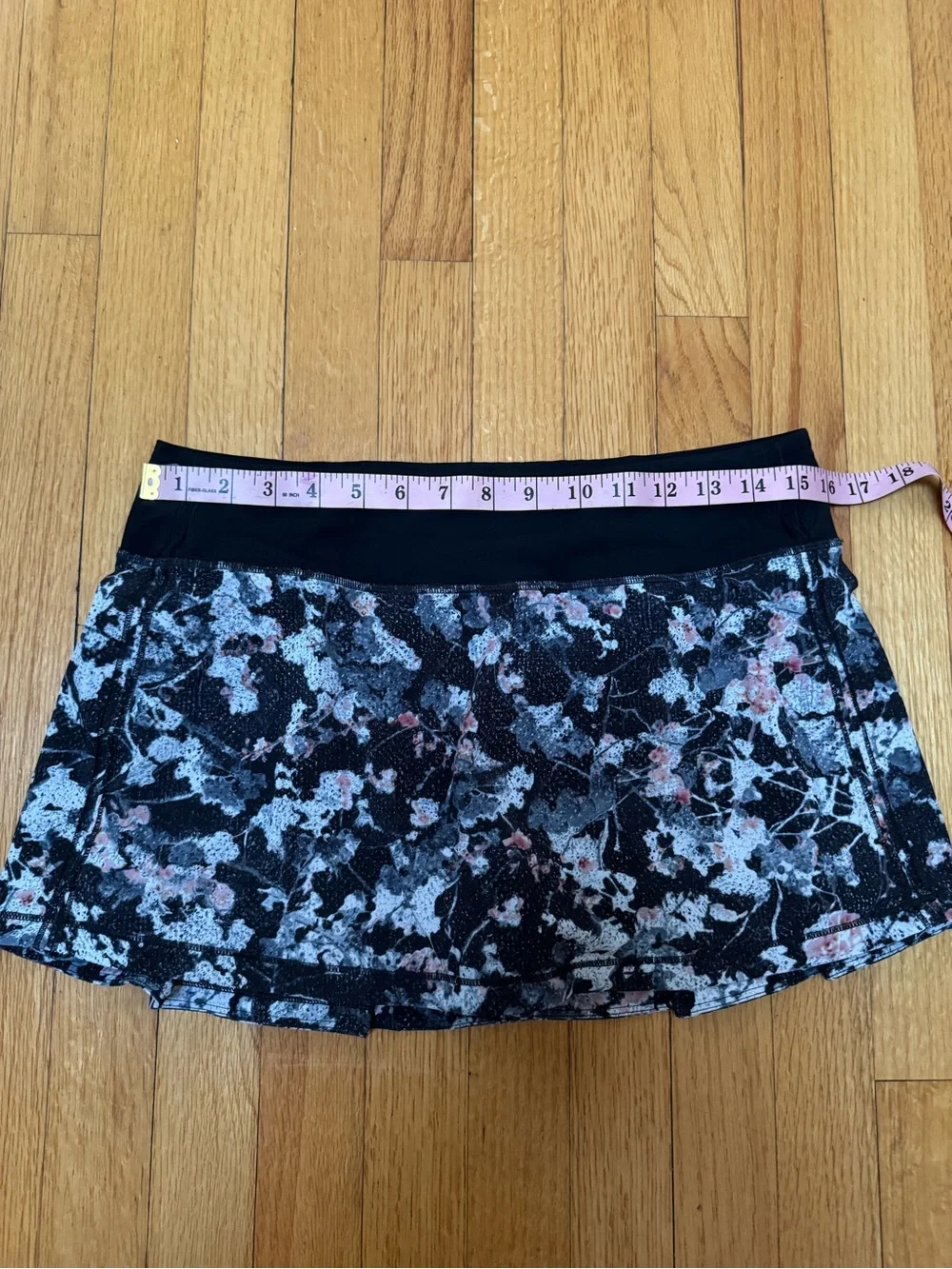 Lululemon Pace Rival Skirt Spring Bloom Multi Black Size 8 EUC